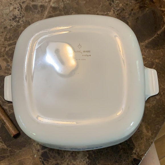 Corningware cornflower blue 2.5 Qt bakeware - Picture 2 of 5